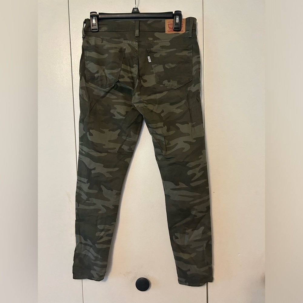 Levi's camo pants